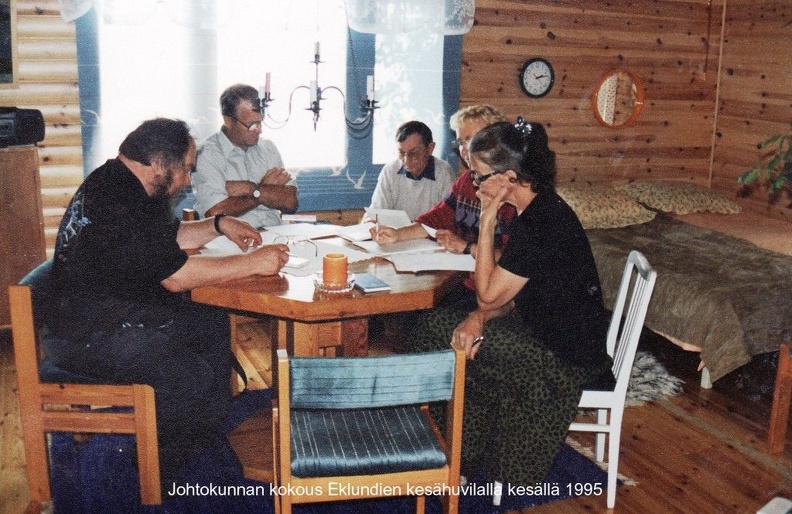 Johtokunnan kokous Eklundien huvilalla kesällä 1995 IMG_0005.jpg