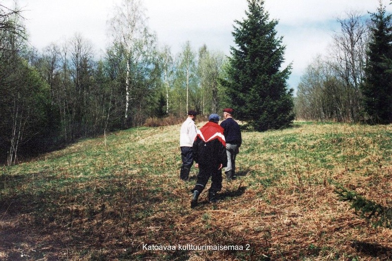 Valkovuokkomatlalla 1999 Olli Muhosen rinnepellolla Ilmakassa IMG_0019.jpg